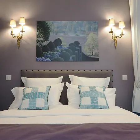 Louvre Opera Design Chicsuites *