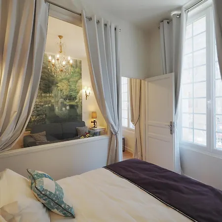 Louvre Opera Design Chicsuites