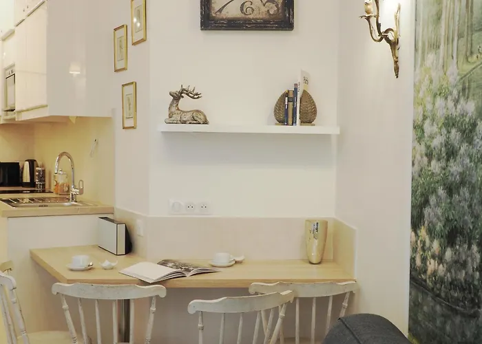 Louvre Opera Design Chicsuites