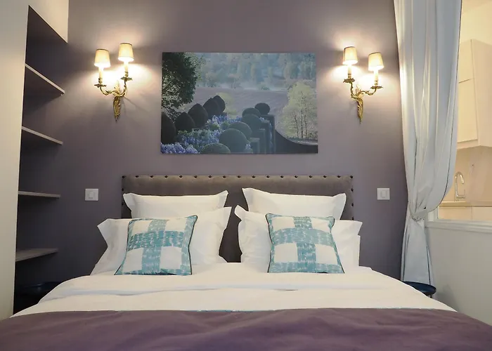 Louvre Opera Design Chicsuites *