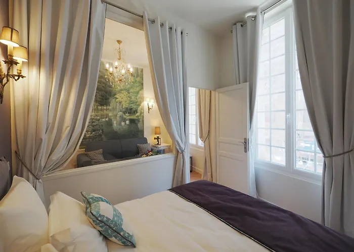 Louvre Opera Design Chicsuites