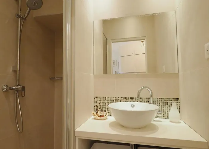 Louvre Opera Design Chicsuites Apartment