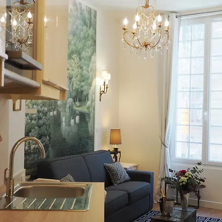 Louvre Opera Design Chicsuites