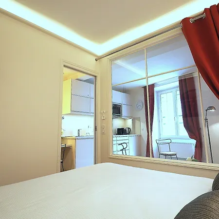 Louvre Opera Design Chicsuites *